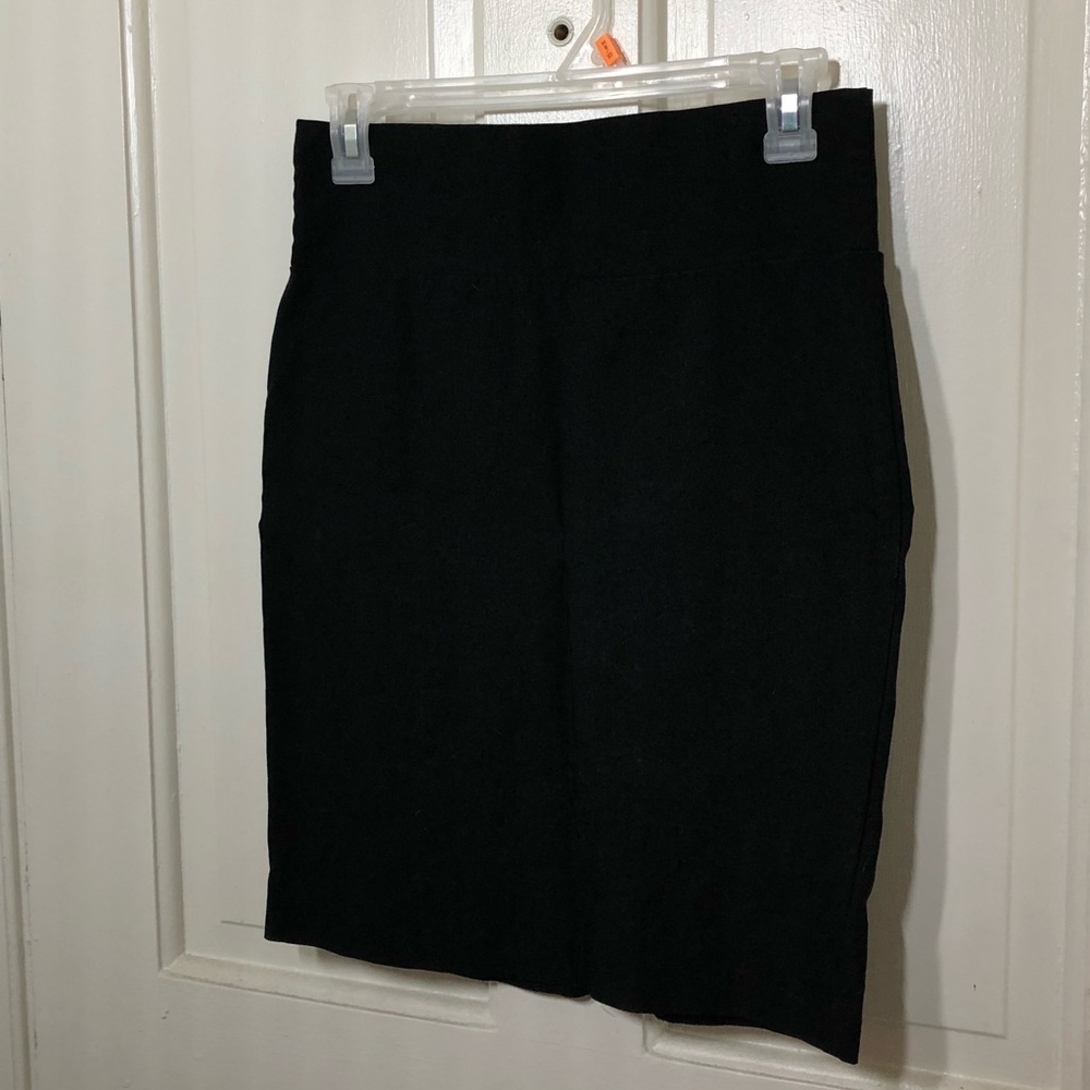 Junior’s Black pencil skirt from Charlotte Russe